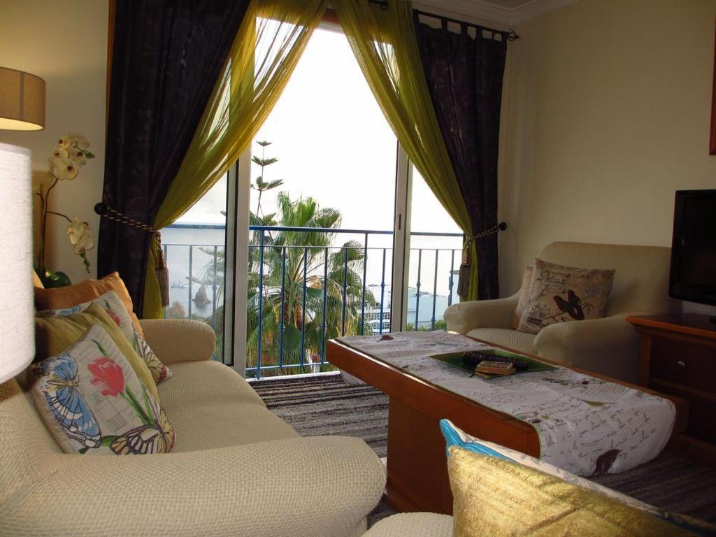 Acqua Marina Apartment Funchal  Bagian luar foto